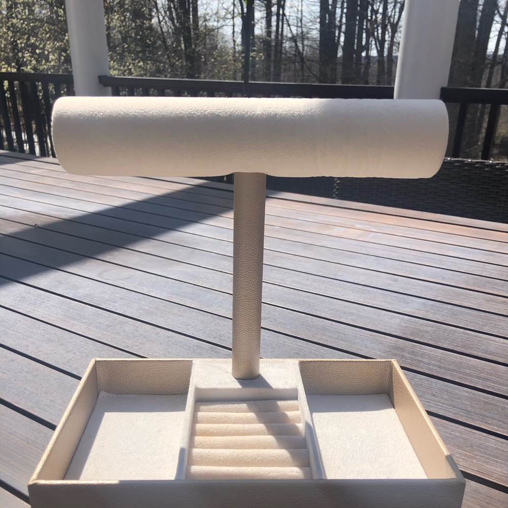 Jewelry holder